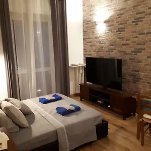 Modern And Stylish Close To Subway , Milano Italia